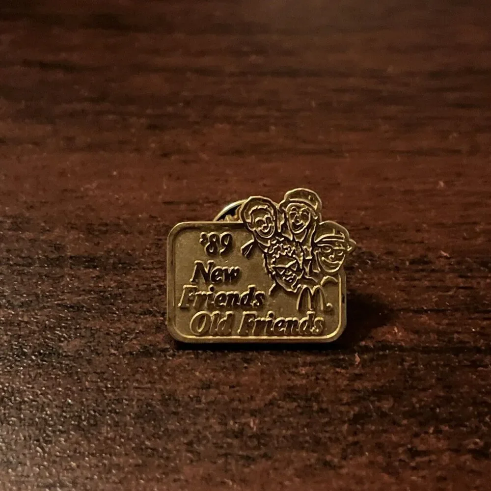 McDonald’s 1989 New Friends Old Friends Employee Lapel‎ Hat Pin